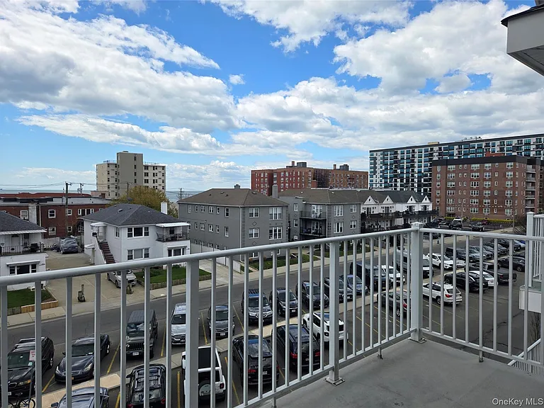 269 E Broadway #24 — Photo 14