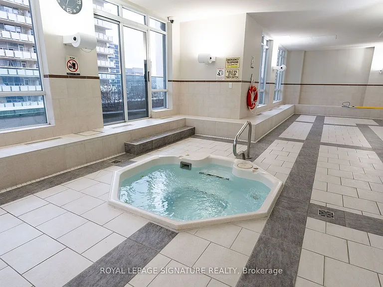 212 Eglinton Ave E #1411 — Photo 22