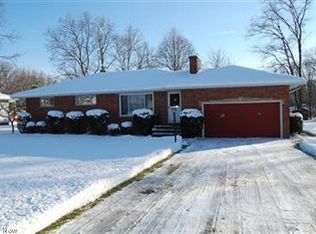 4252 Louis Dr, Broadview Heights, OH 44147