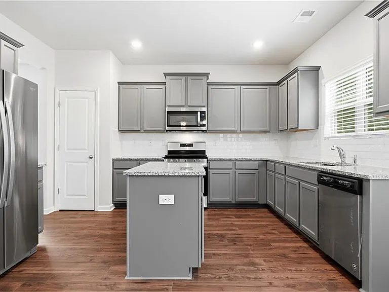 3132 Hawthorn Farm Blvd — Photo 6