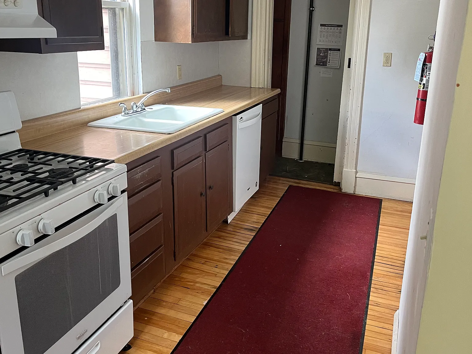 3 bed, $3,000 — Photo 1