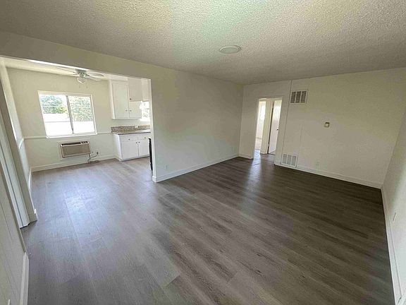 2nd image of 8425 Amigo Ave APT 10