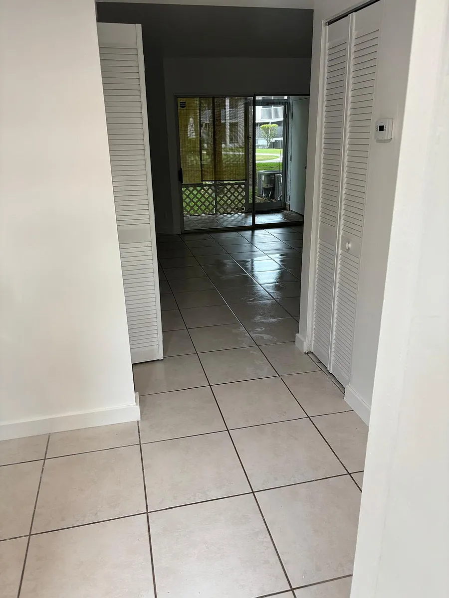 Building Photo - 13908 SW 91st Ter #13908