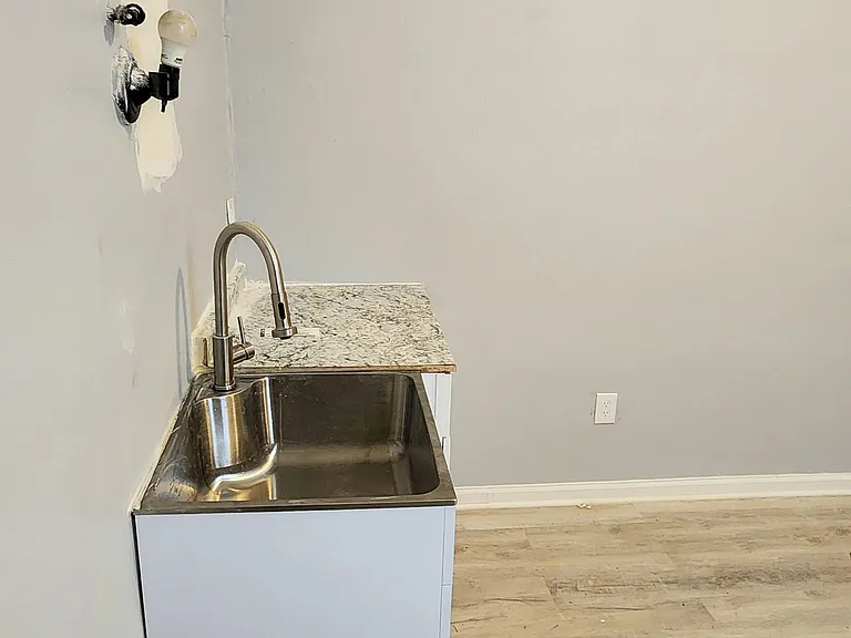 2767 Kennedy Blvd #3 — Photo 4