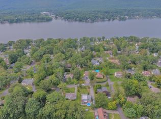 11 Lake Ave, West Milford, NJ 07421