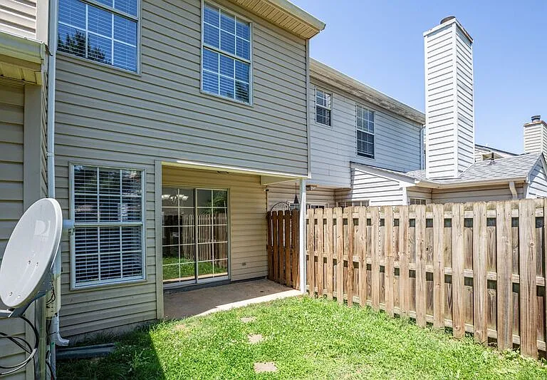 11121 Oxford Ter — Photo 21