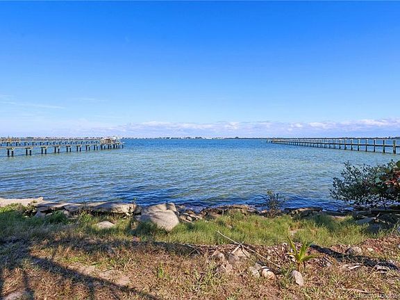 3rd image of 94 N Sewalls Point Rd