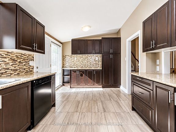3rd image of 141 Summitcrest Dr