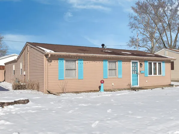 1311 Chestnut St, Pekin, IL 61554