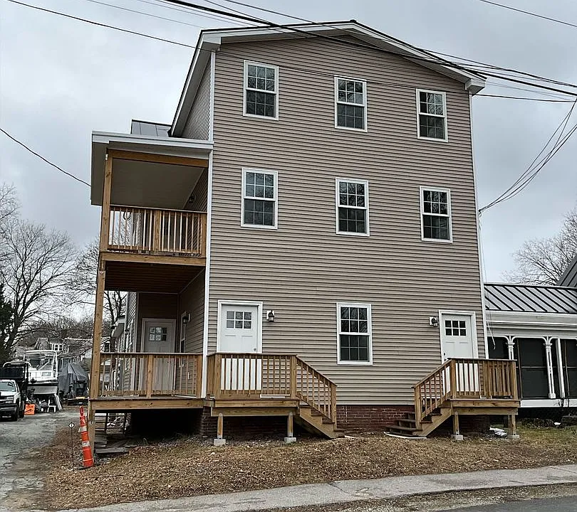 90 Elm St #1