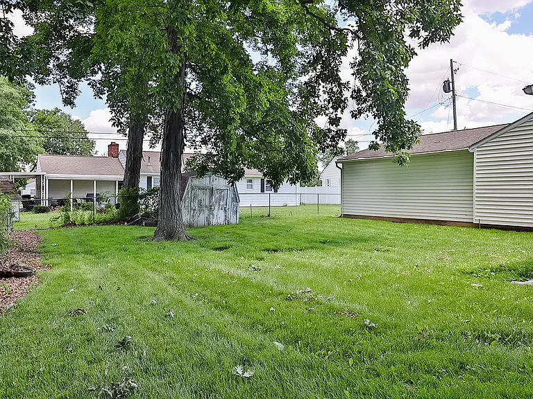 1930 Sara Lee Ave — Photo 33