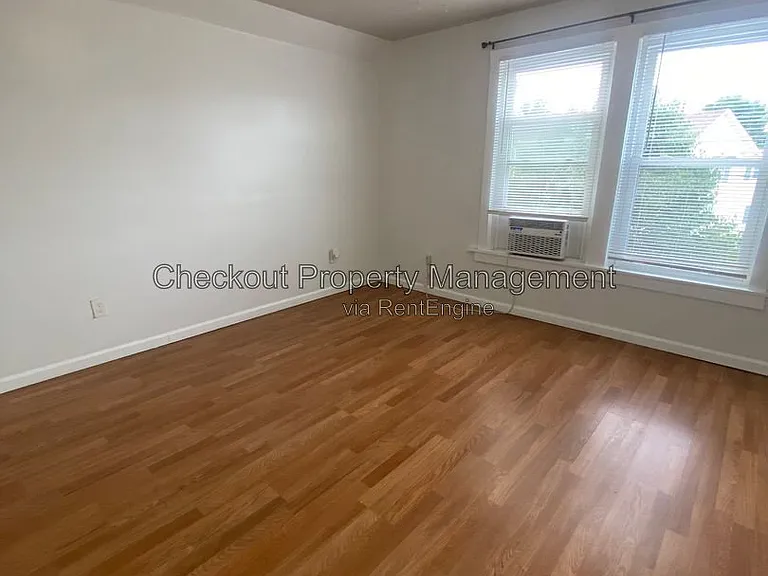 1916 Knox Ave — Photo 13