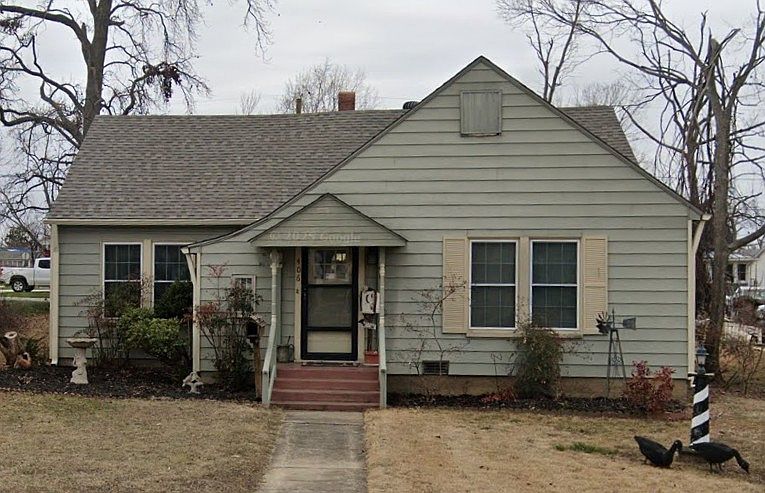 1st image of 406 N 3rd St
