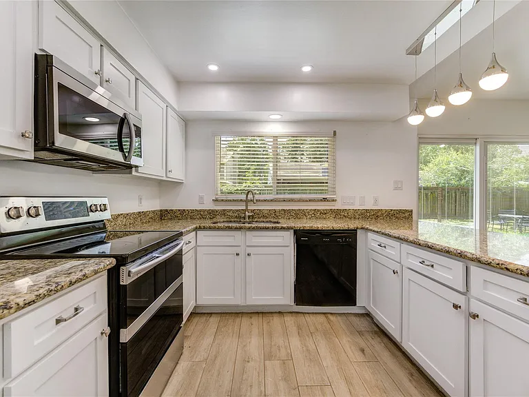 2114 River Village Dr — Photo 17