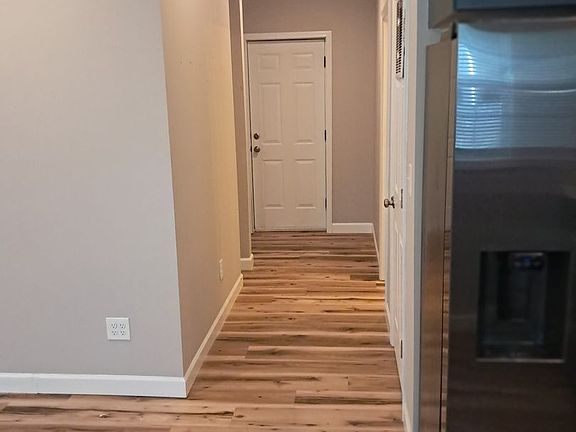 5th image of 909 Washington St #985970BC6