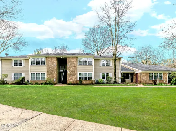 15 Boxwood Terrace, Red Bank, NJ 07701