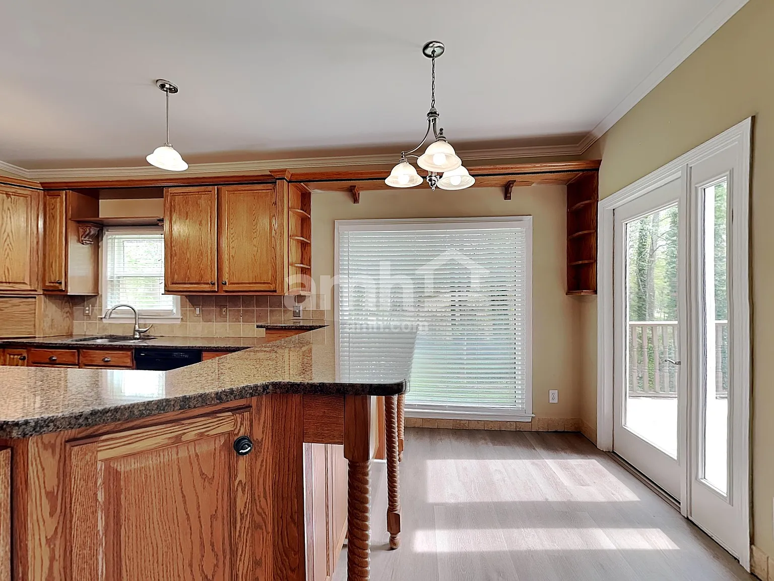 5 bed, 3.5 bath, 3434 sqft, $2,990 — Photo 4