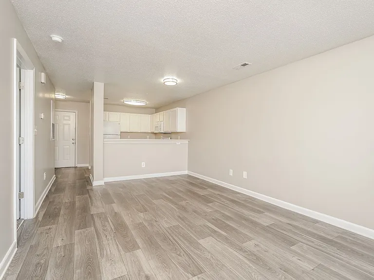 Wendover Ridge Apartments — Photo 41