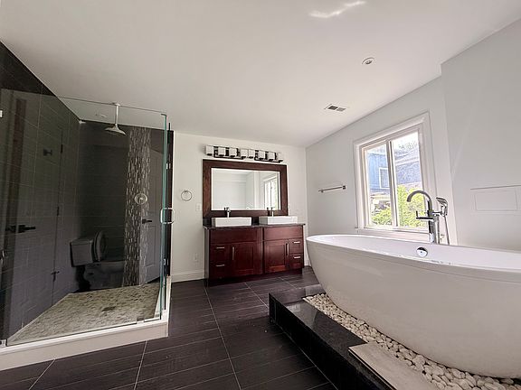 5th image of 3237 Sleepy Hollow Rd #2