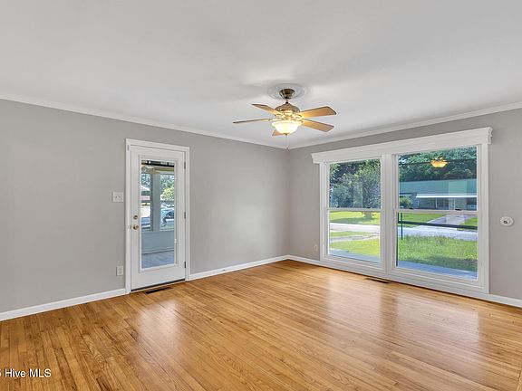 5th image of 505 Dogwood Ln