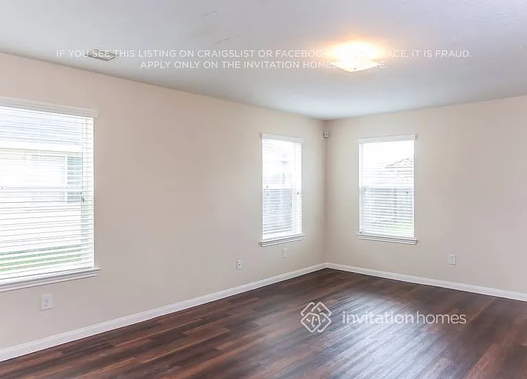 1511 Weiland Manor Ln — Photo 2