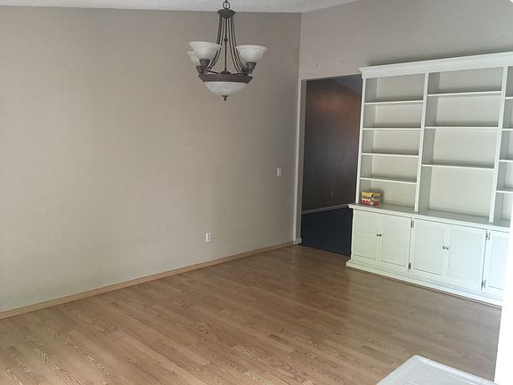 3rd image of 1190 Glen Molly Ct