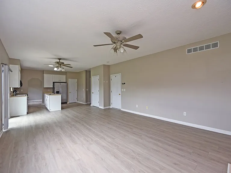 8097 Winding Creek Ct — Photo 21