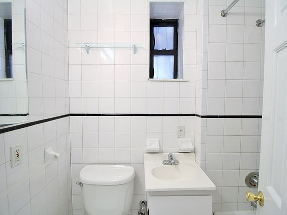 3rd image of 1376 1st Ave APT 15