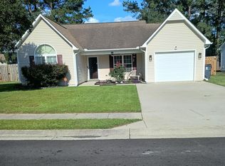 908 Edna Fields Dr, Navassa, NC 28451