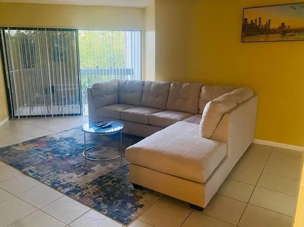 2000 N Congress Ave, West Palm Beach, FL
