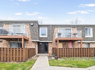 4704 Euclid Ave APT 1B, Rolling Meadows, IL 60008