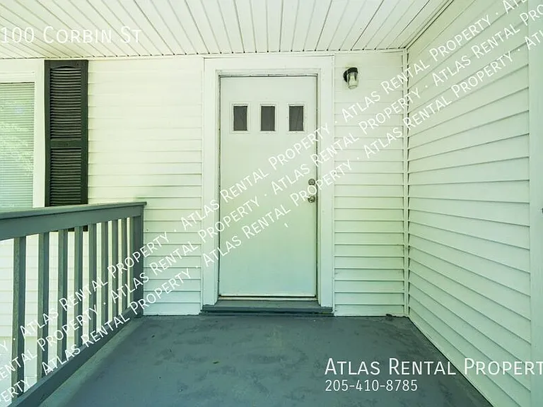 1100 Corbin St — Photo 3