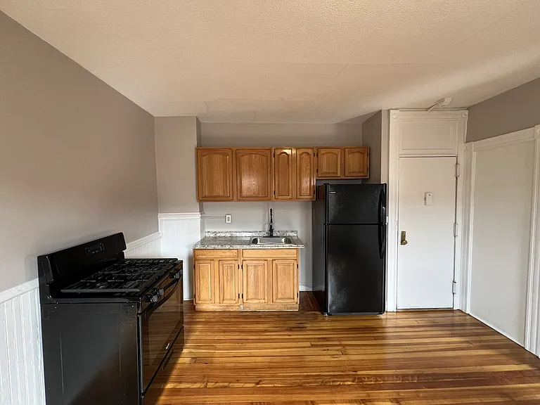 103 Gold St #3B — Photo 6