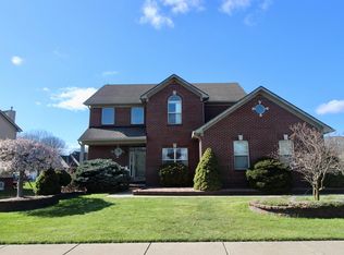 30782 Lower Ridge Dr, New Boston, MI 48164