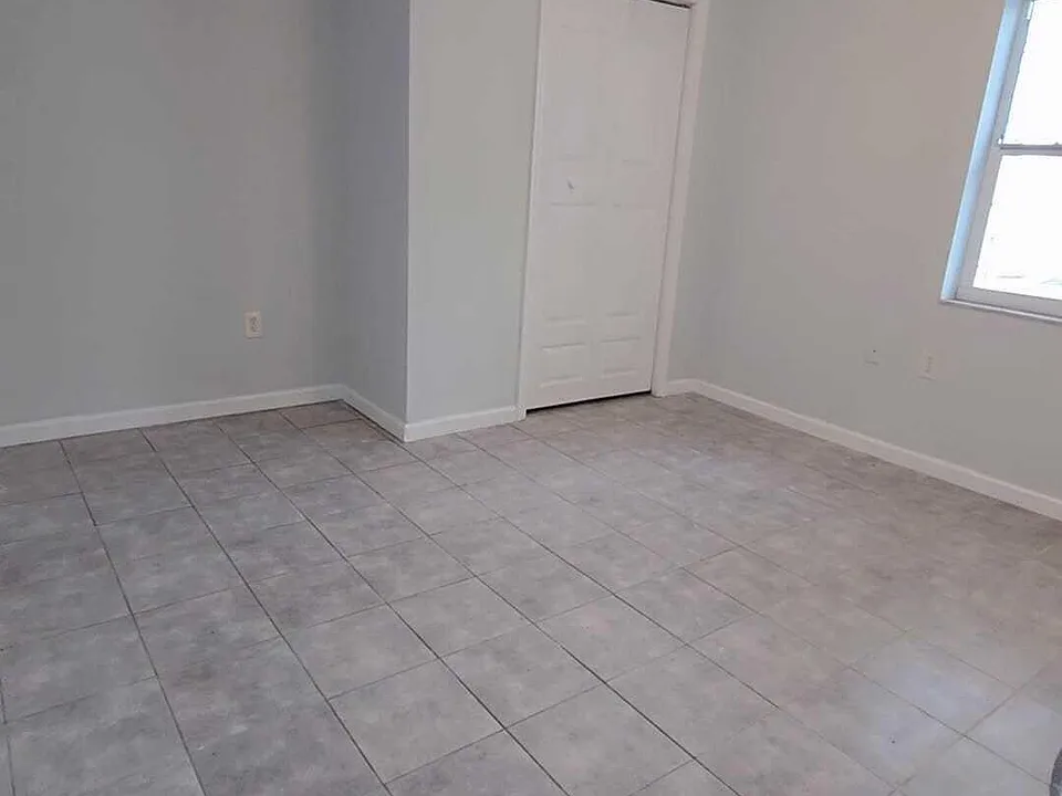 621 NW 5th Ave #3