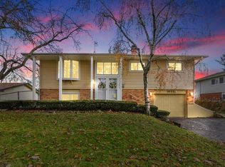 1895 Pierce Rd, Hoffman Estates, IL 60169