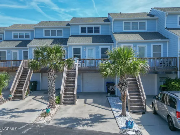 32 Bermuda Landing Place Place, North Topsail Beach, NC 28460