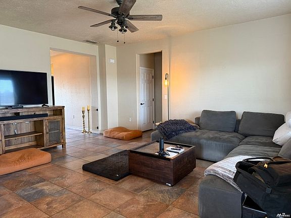 4th image of 1916 Hali Ln