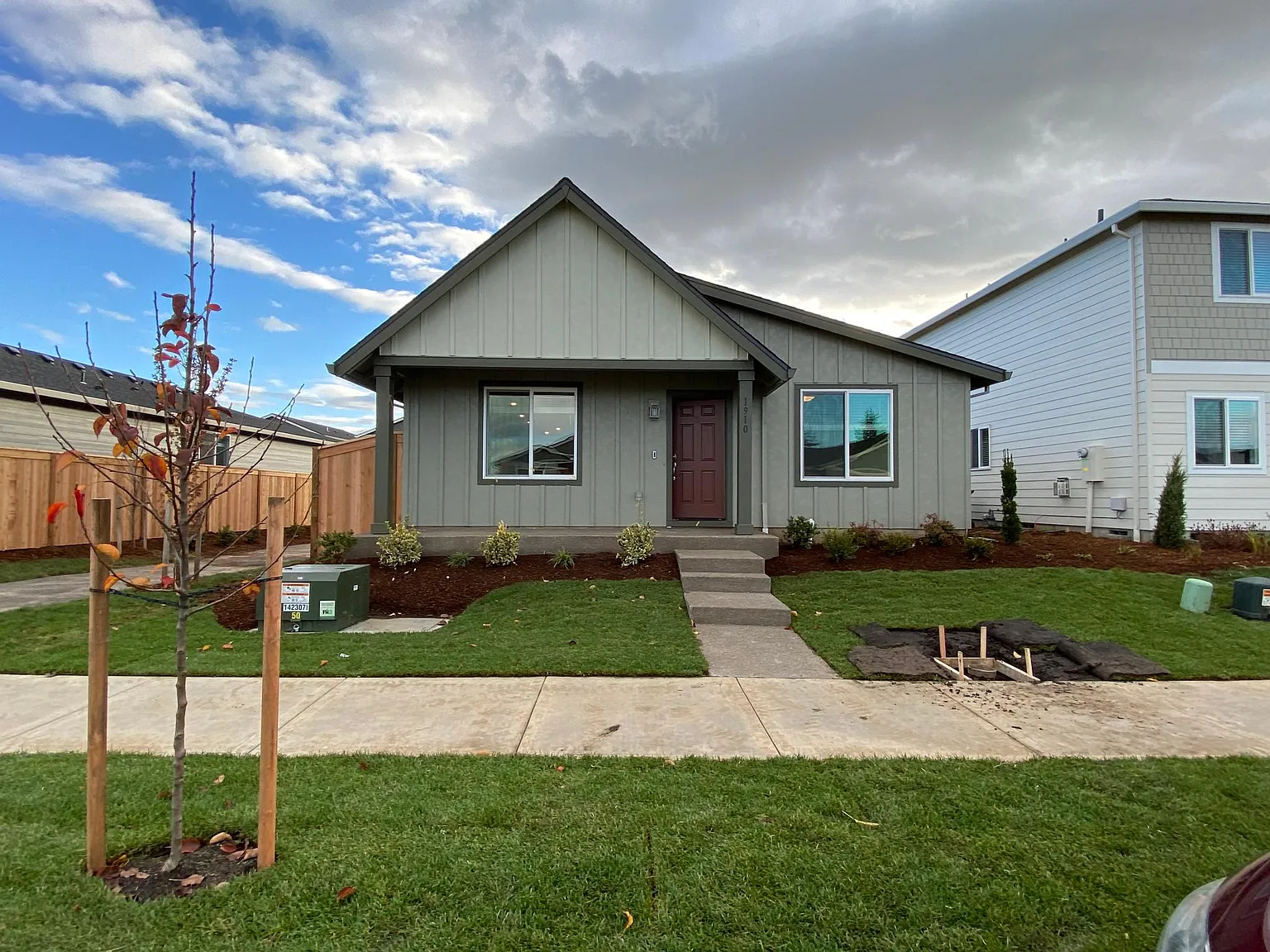 1910 Smith Dr — Photo 3
