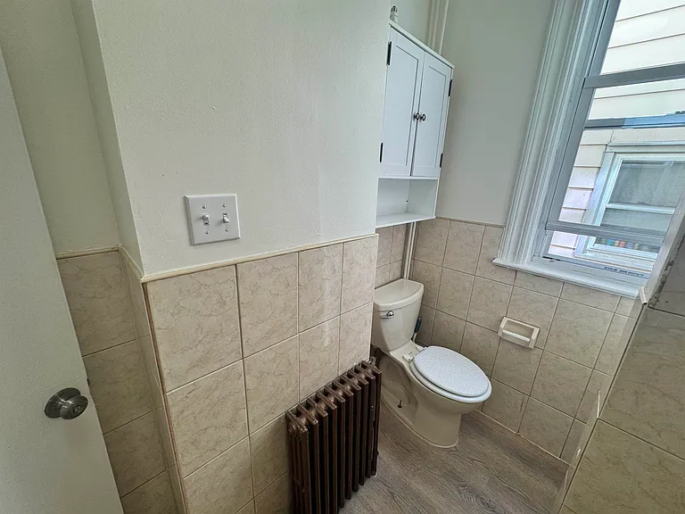72 W 17th St #2 — Photo 11
