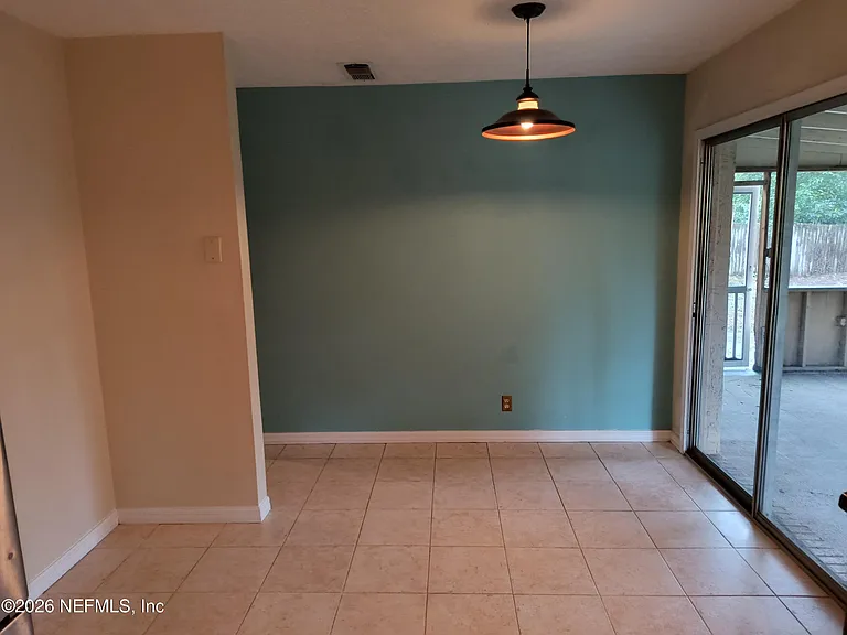 1183 Violet St — Photo 6