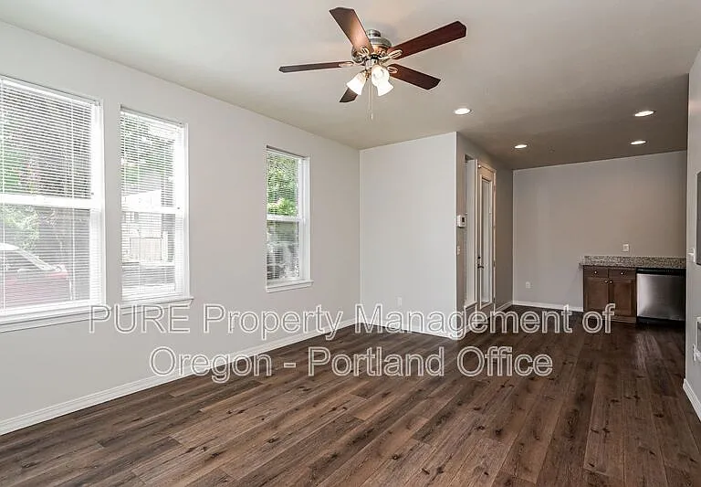 5490 SE Milwaukie Ave #101 — Photo 12