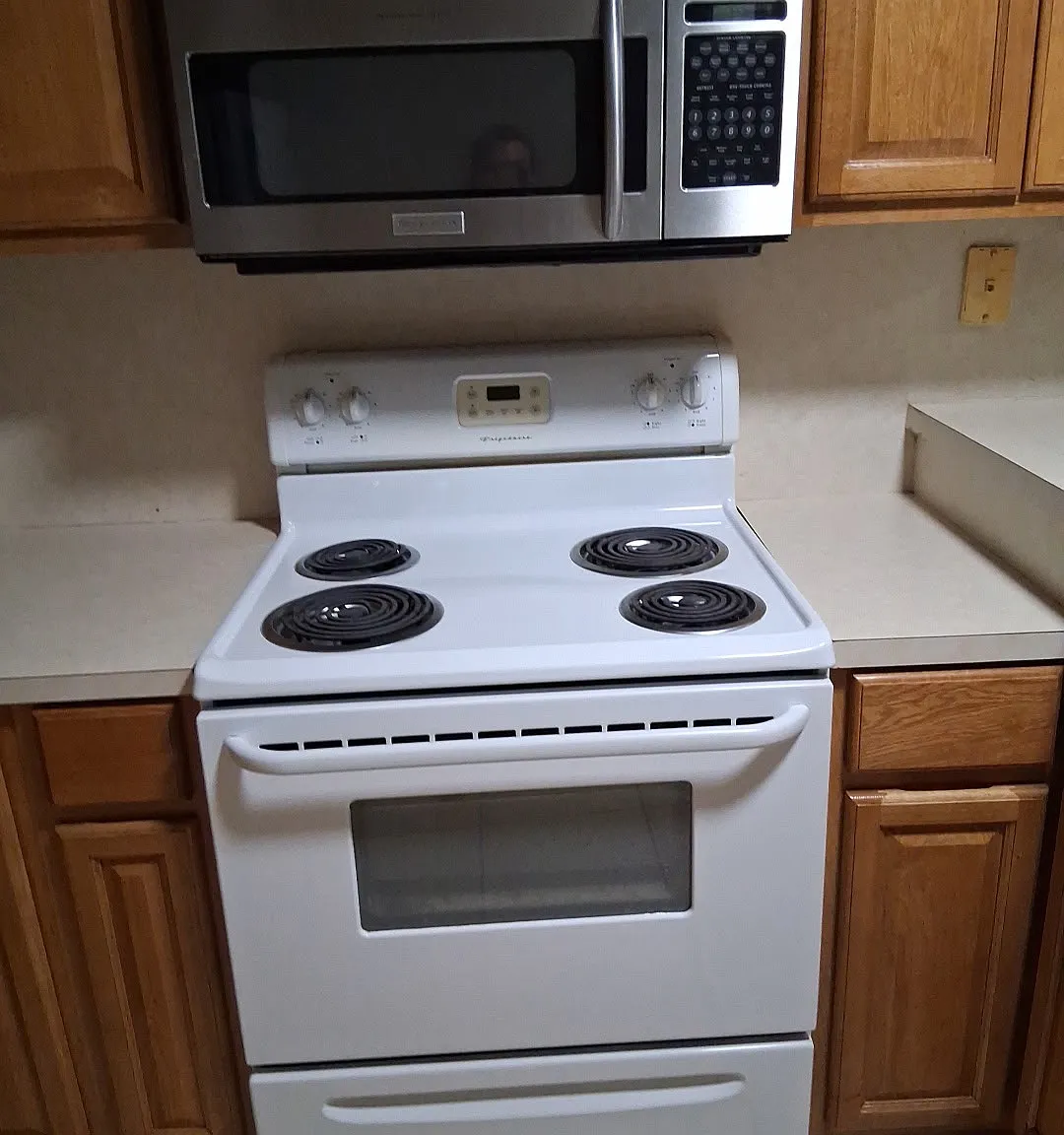 111 E Sandy Creek Dr — Photo 2