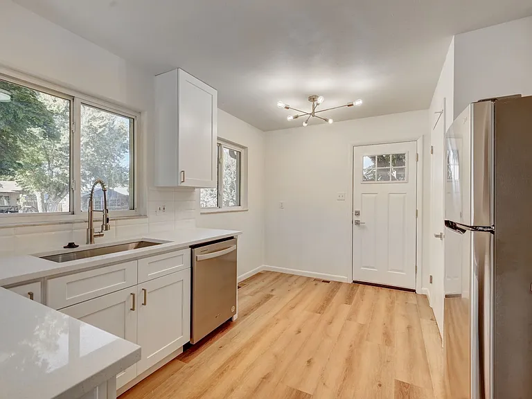 3340 N Glencoe St — Photo 8