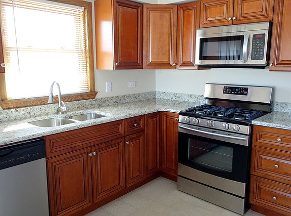 5th image of 9209 Tulley Ave