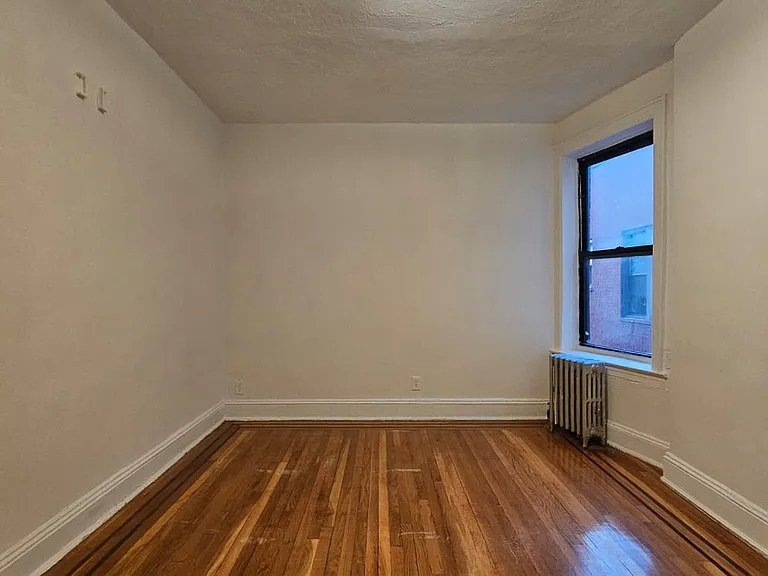 25-28 42nd St #4A — Photo 8