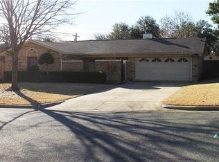 801 Timberhill Dr, Hurst, TX 76053