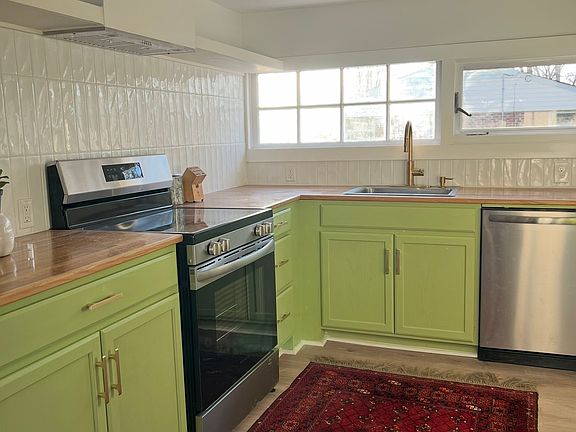 4th image of 106 Randolph Pl E