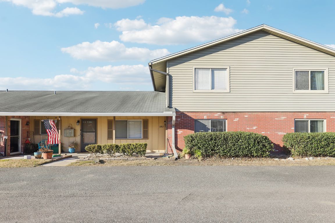 The Grove Rd-S0702-001.jpg