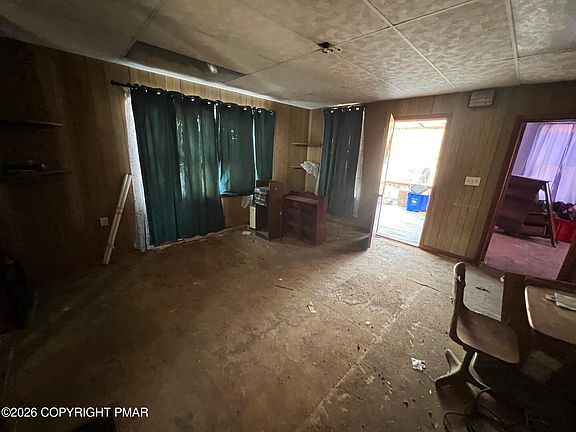 4th image of 47 Batterson Ln